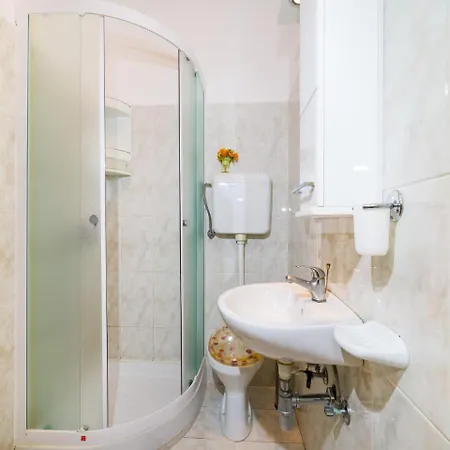 Maria 洛瓦尼斯卡